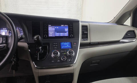 2018 Toyota Sienna LE 8-Passenger