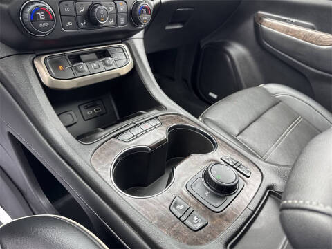 2022 GMC Acadia Denali