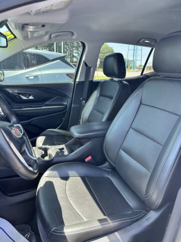 2023 GMC Acadia SLT