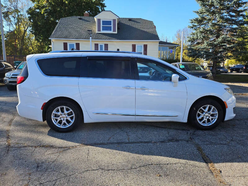 2020 Chrysler Pacifica Touring L