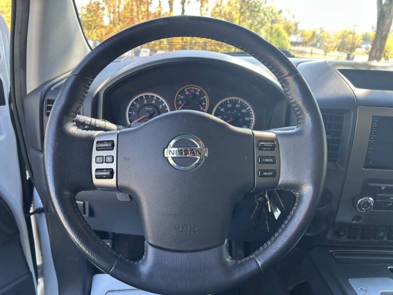 2011 Nissan Titan SL