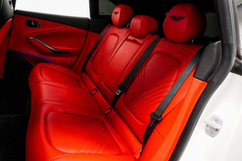 2021 Aston Martin DBX