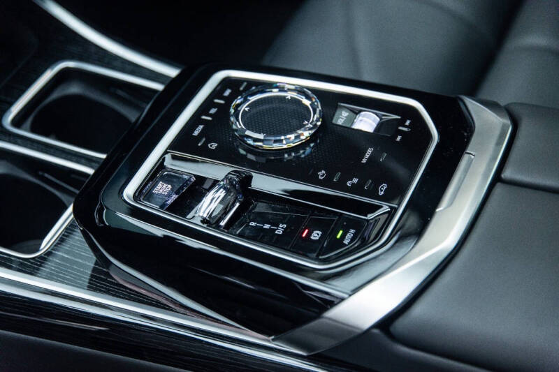 2023 BMW 7 Series 740i