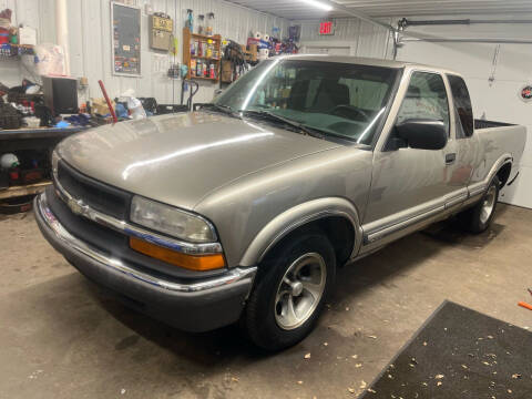 2002 Chevrolet S-10 for sale at Jeffs Auto Sales in Springfield IL