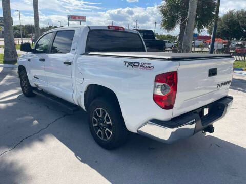2015 Toyota Tundra SR5
