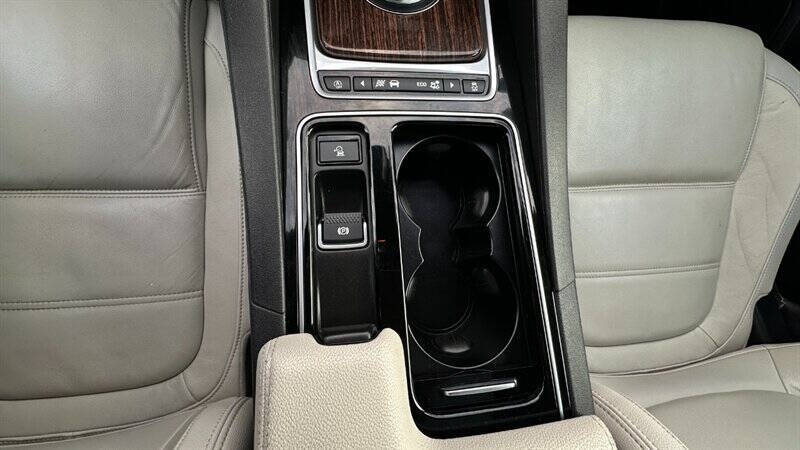 2018 Jaguar F-PACE 25t Prestige