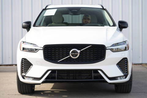 2023 Volvo XC60 B5 Ultimate Dark Theme