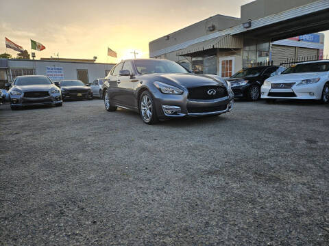 2017 Infiniti Q70 for sale at Car Co in Richmond CA