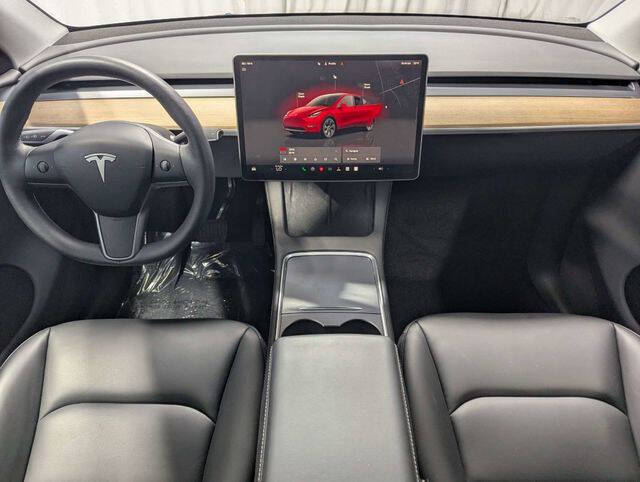 2025 Tesla Model Y Long Range