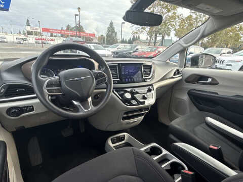 2017 Chrysler Pacifica Touring