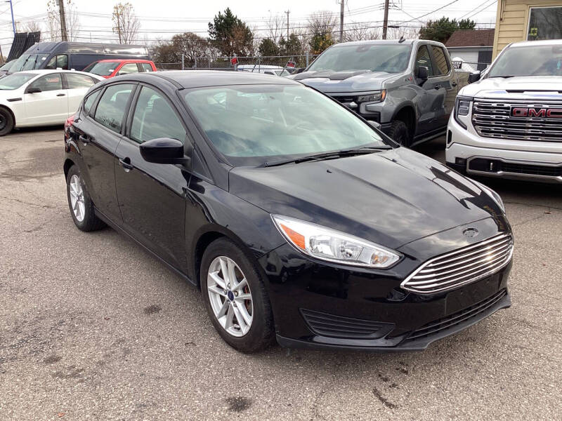 2018 Ford Focus SE photo 2