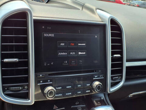 2017 Porsche Cayenne Platinum Edition