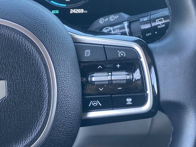 2024 Kia Carnival SX