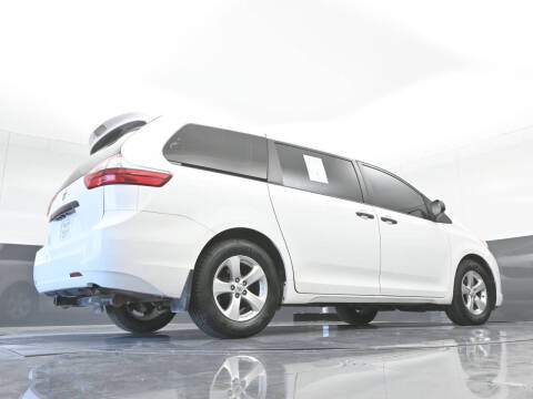 2017 Toyota Sienna L 7-Passenger