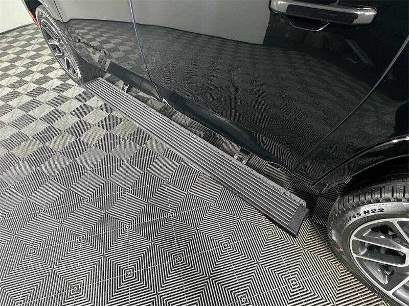 2025 Jeep Wagoneer L Series III