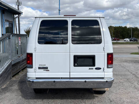2011 Ford E-Series E-150