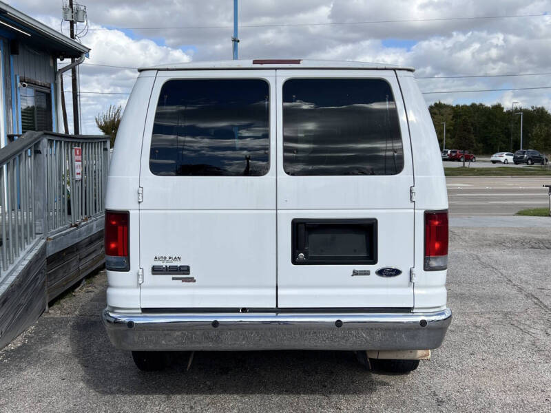 2011 Ford E-Series E-150