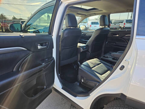 2017 Toyota Highlander SE