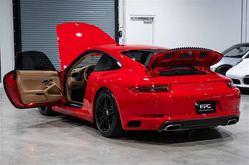 2017 Porsche 911 Carrera