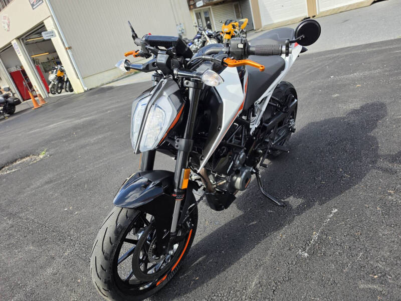 2022 KTM Duke 390