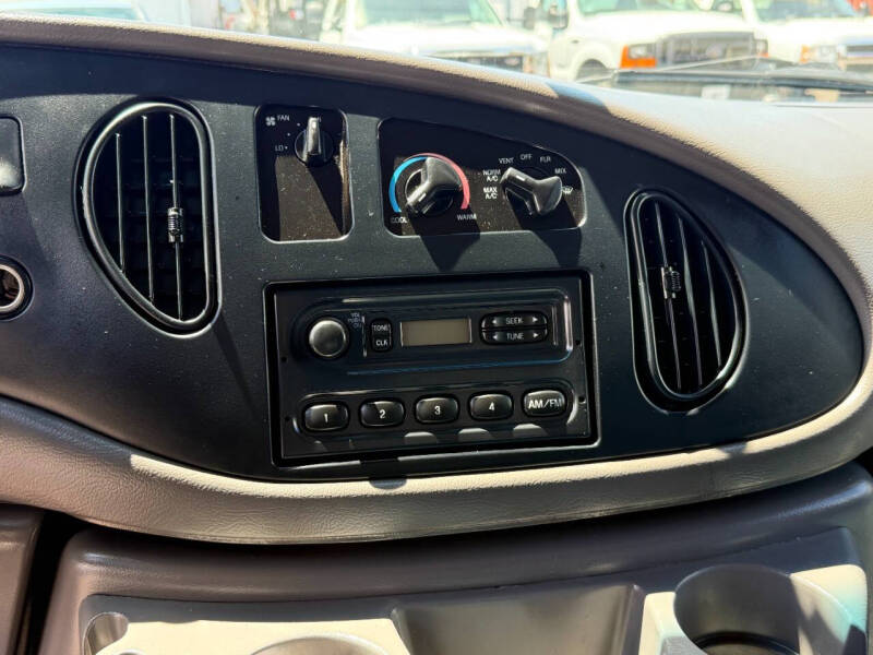 2002 Ford E-Series E-350 SD