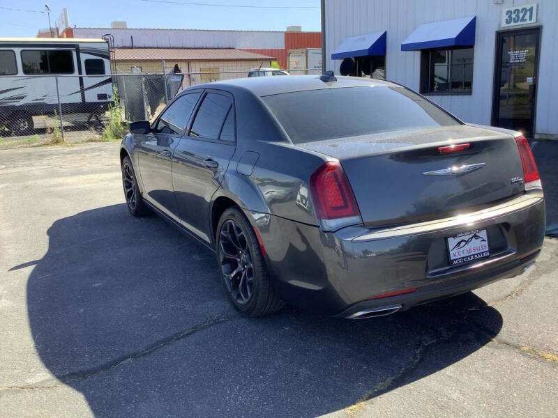 2019 Chrysler 300 S