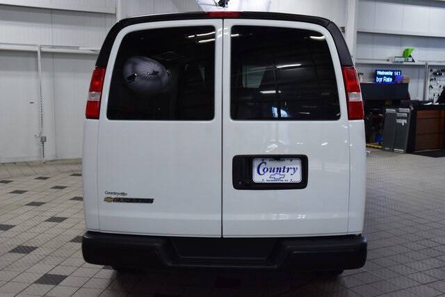 2025 Chevrolet Express LS 3500