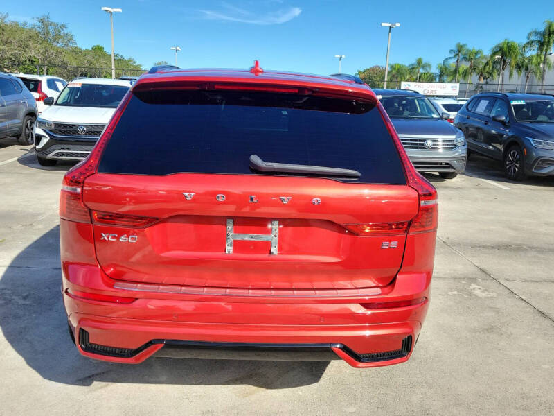 2022 Volvo XC60 B5 R-Design