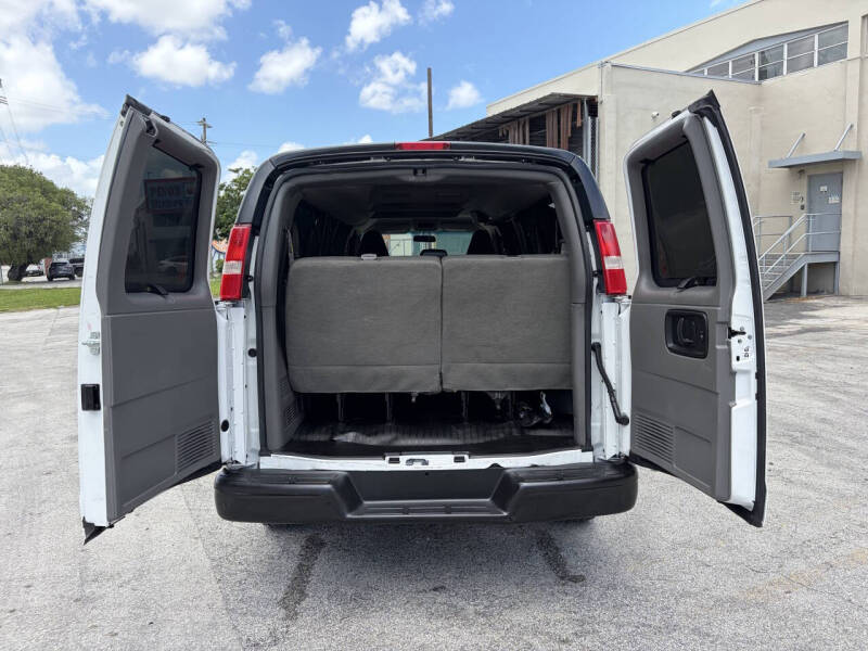 2020 Chevrolet Express LS 3500