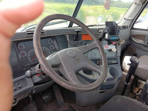 2005 Freightliner Columbia 120