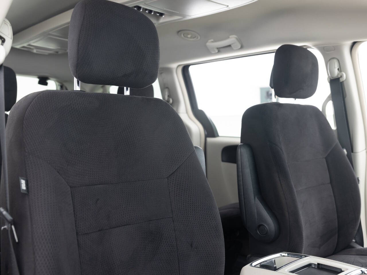 Used Car 2011 Chrysler Town And Country  Touring 4dr Mini Van For Sale Under $10,000 In Coal City, Illinois