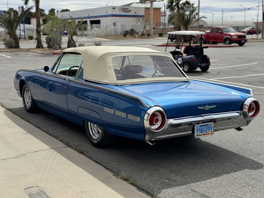 1962 Ford Thunderbird 10