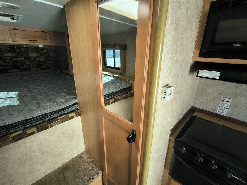 2015 Adventurer 86SBS