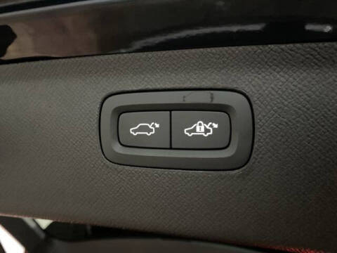 2025 Volvo XC90 B6 Plus Bright Theme 7P