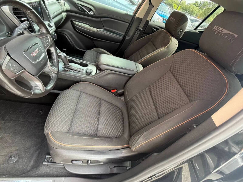 2019 GMC Acadia SLE-2