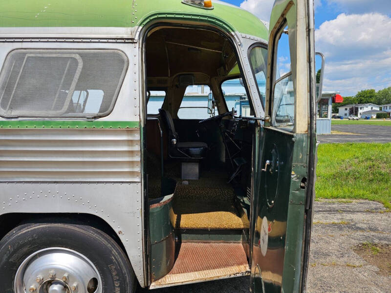 1948 Flxible Bus/RV