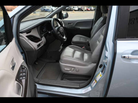 2015 Toyota Sienna