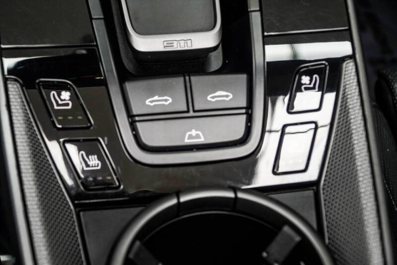 2022 Porsche 911 Carrera