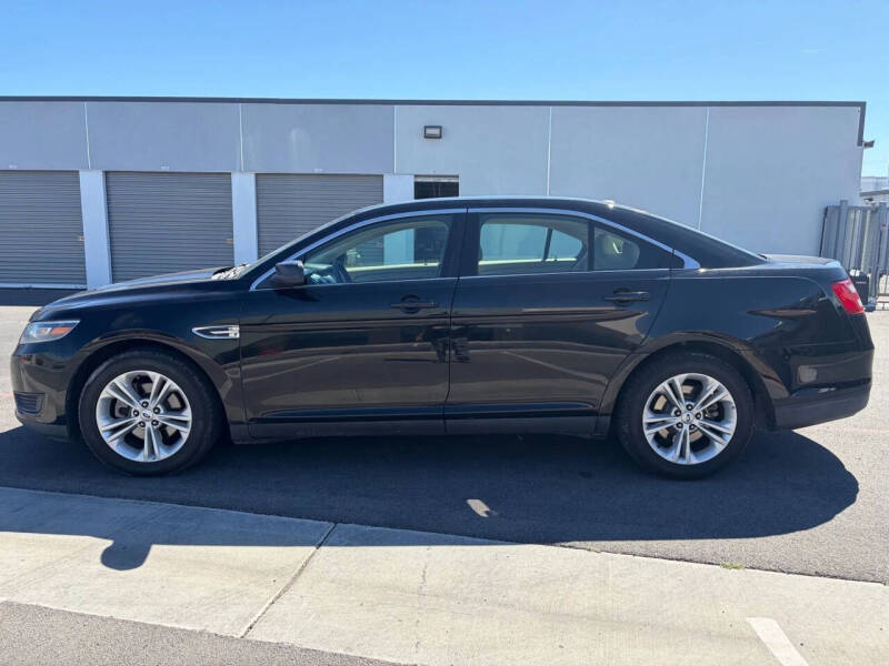 2017 Ford Taurus SE
