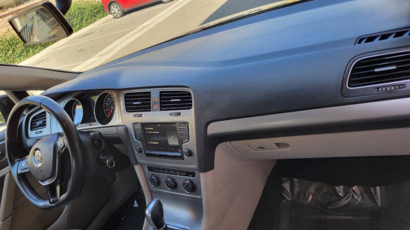 2016 Volkswagen Golf TSI S