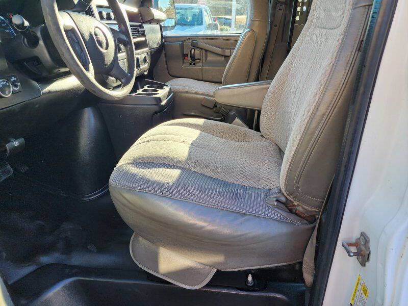 2017 GMC Savana 2500