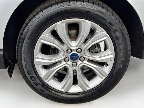 2020 Ford Edge Titanium