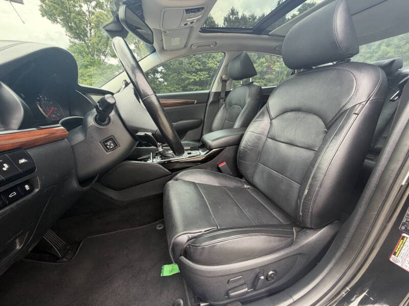 2017 Kia Cadenza Technology