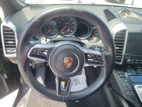 2017 Porsche Cayenne Platinum Edition