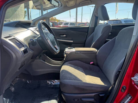 2014 Toyota Prius v Five