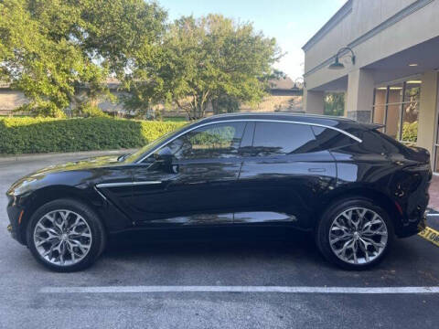 2022 Aston Martin DBX