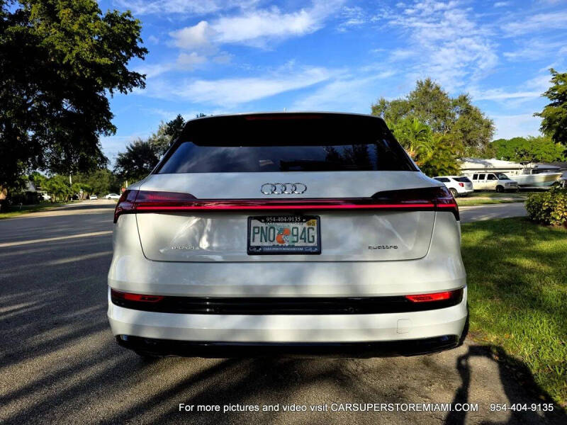 2021 Audi e-tron quattro Premium