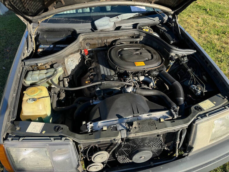 1986 Mercedes-Benz E-Class