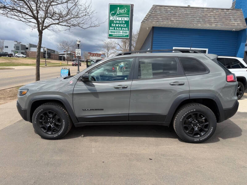 2023 Jeep Cherokee Trailhawk