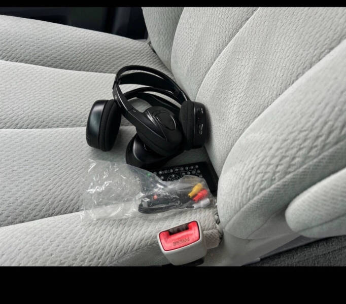 2014 Toyota Sienna LE 7-Passenger